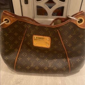 Louis Vuitton Galliera PM